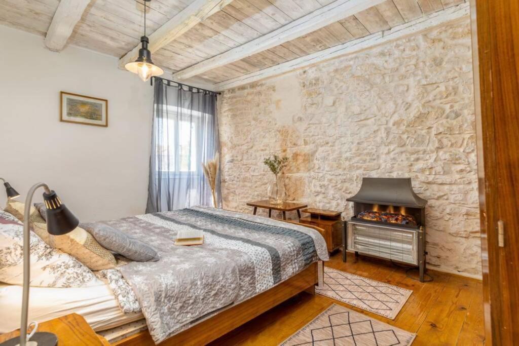 Вилла Casa Di Pietra Matelici Divsici Экстерьер фото